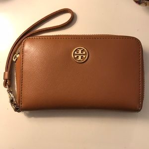 Tory Burch wallet/wristlet in PERFECT CONDITION!!!